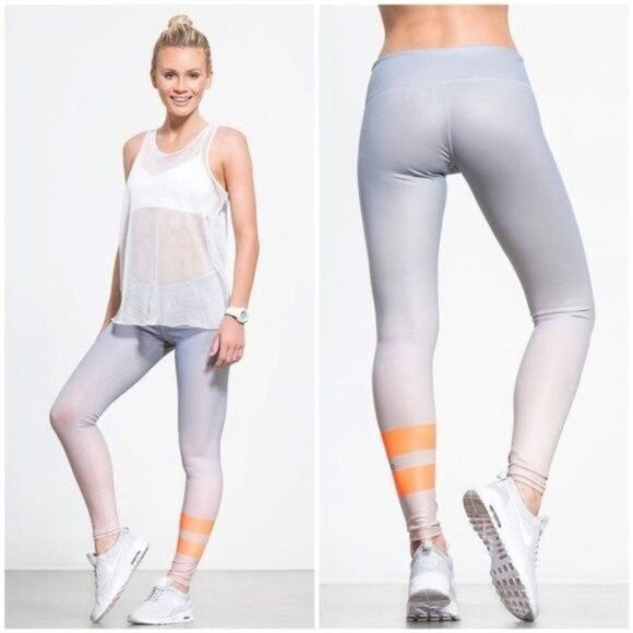 Alo Yoga Airbrush Gradient Sky Leggings - Picture 2 of 5